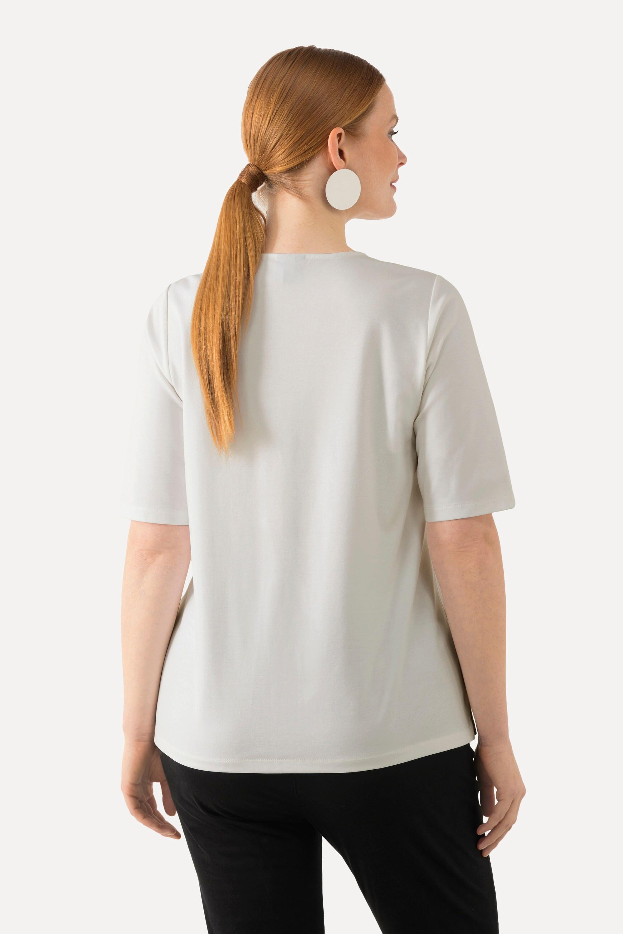 Ulla Popken  T-shirt manches 3/4. Décolleté rond sublimé par de petites perles fantaisie. Silhouette en A évasée. 