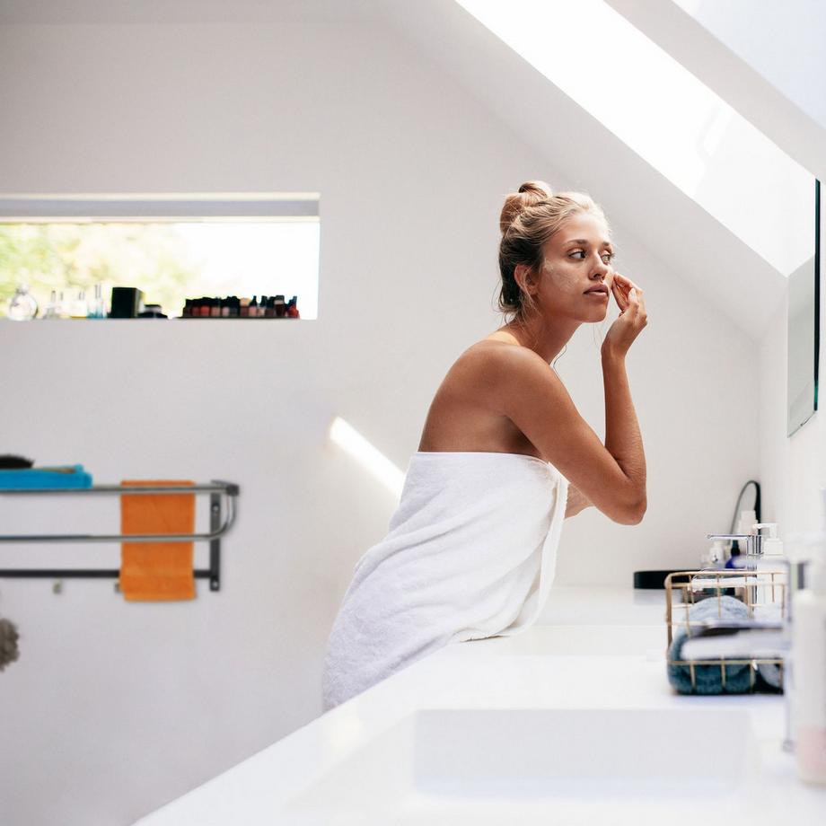 B2X Wandregal mit Hakenleiste  