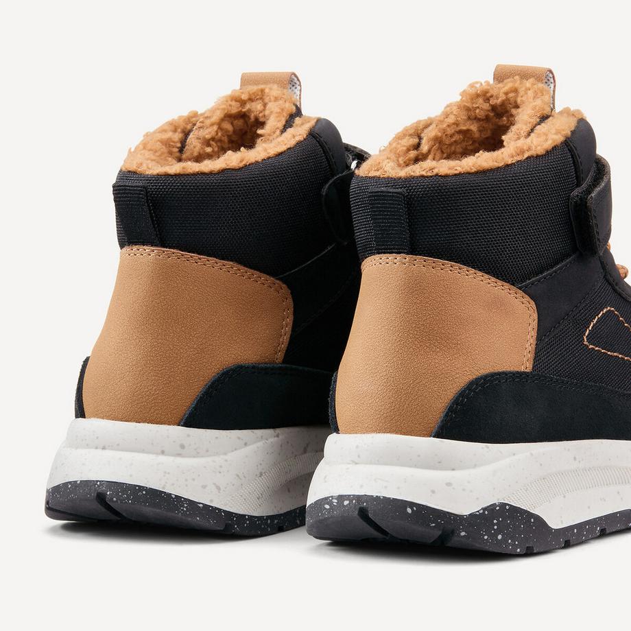 La Redoute Collections Knöchelhohe Outdoor Sneakers mit elastischen Schnürsenkeln  