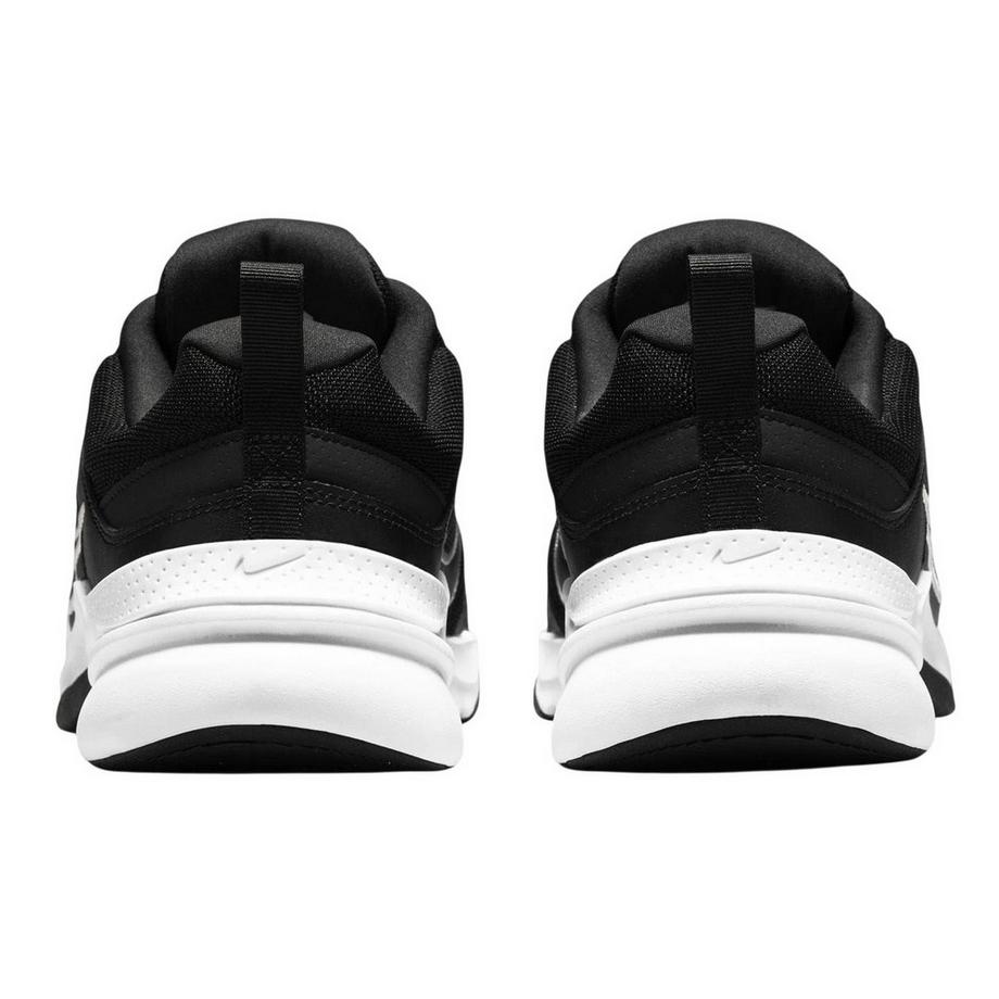 NIKE Baskets Defy All Day  