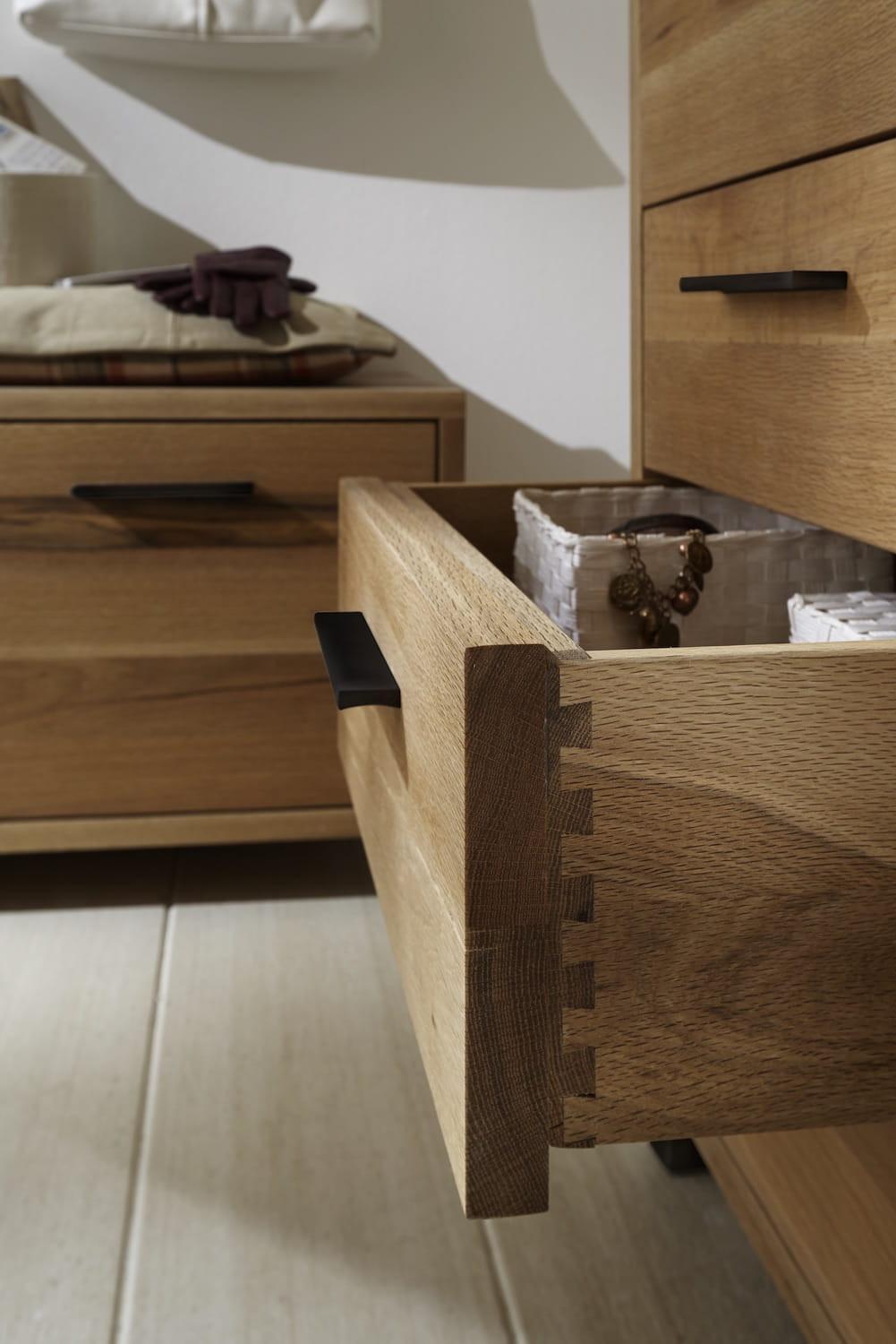 mutoni Commode Roskilde 4 tiroirs chêne poutré massif  