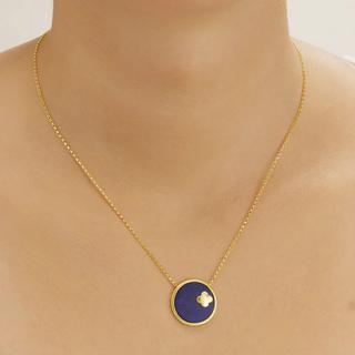 Charles Garnier  LEGENDE-Halskette mit rundem Anhänger und Kleeblatt aus Goldsilber und Lapislazuli 