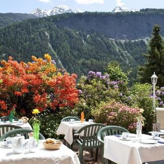 Geschenkidee  romantische Suite-Übernachtung inkl. Privat-Whirlpool im Wallis (2 Personen) 