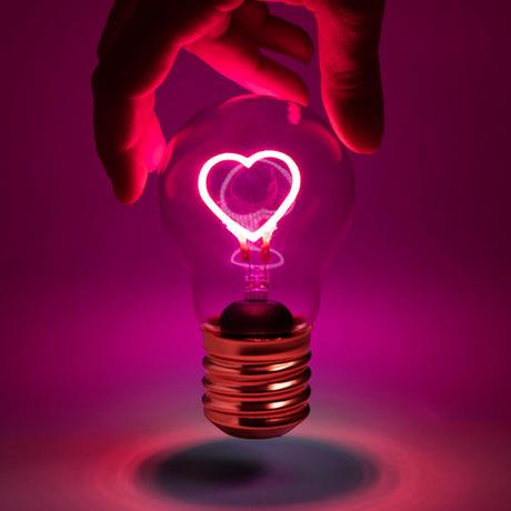Suck UK Kabellose LED Glühbirne Herz  