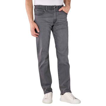 Extreme Motion Straight Fit