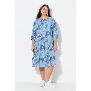 Abito dal taglio svasato con cerchi, scollo a barca e maniche a 3/4