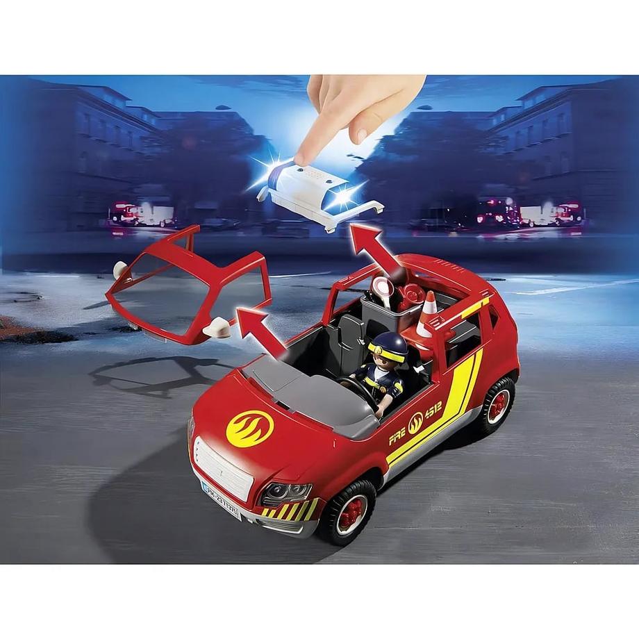 Playmobil  Véhicule de pompier avec figurine et gyrophare 
