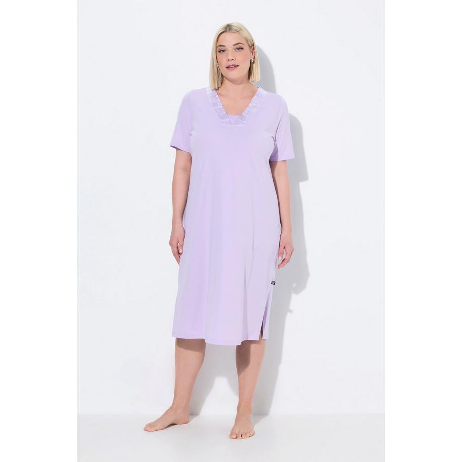 Ulla Popken Chemise de nuit Bande fantaisie en satin Décolleté V Manches courtes  