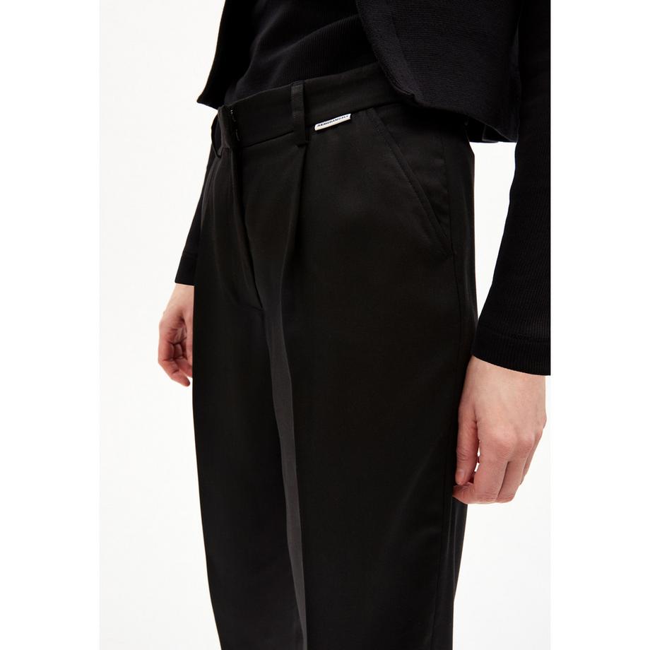 ARMEDANGELS Sandrinaa Tapered Leg Pantaloni  