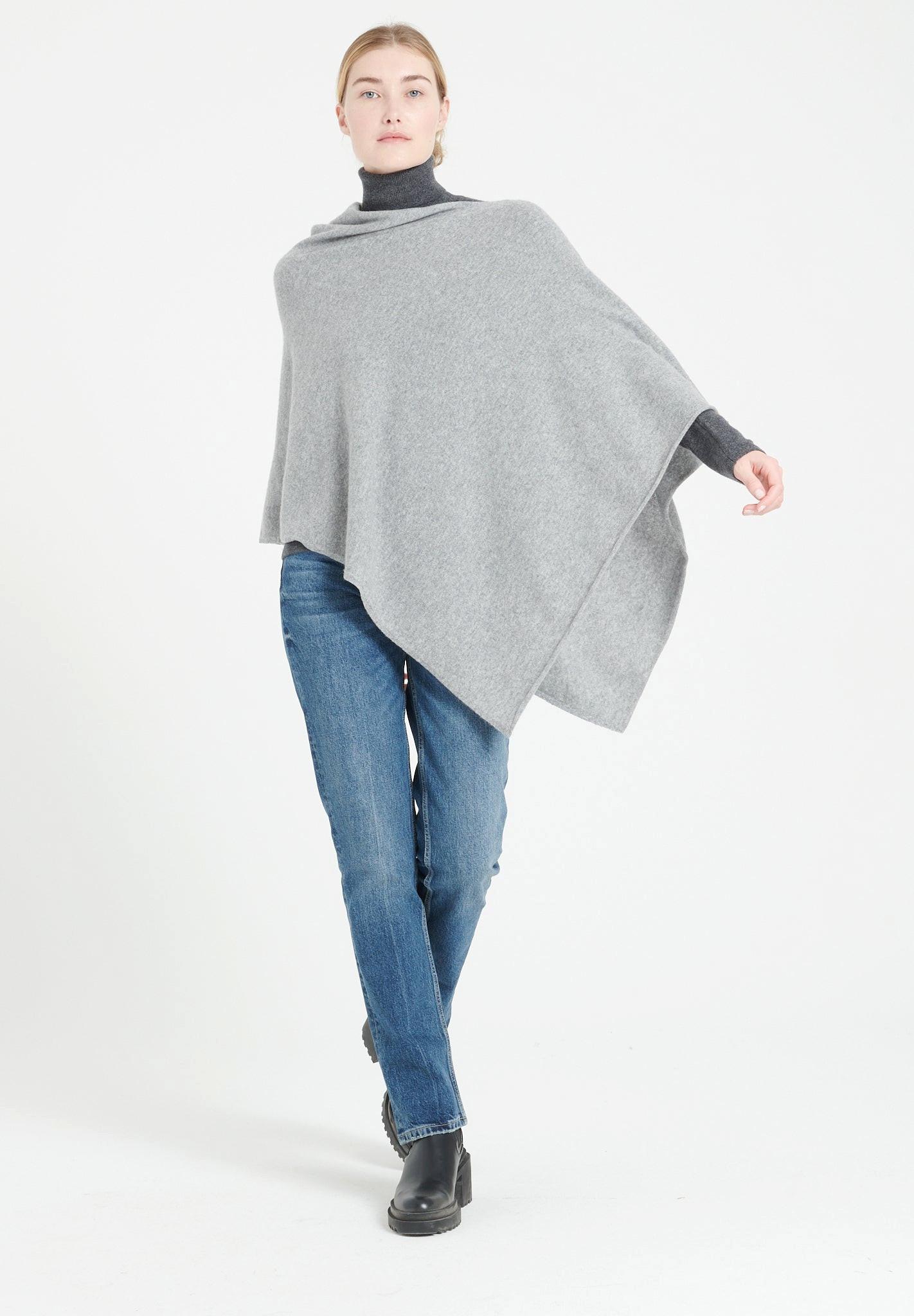 Studio Cashmere8  LILLY 9 Poncho con scollo a V - 100% cashmere 