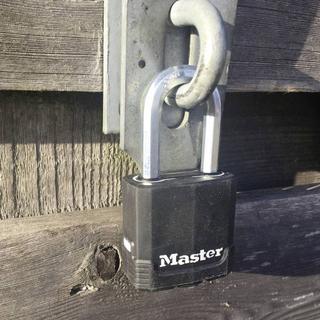 MASTER LOCK  Cadenas avec couvercle anti-rouille M115EURDLF 