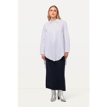 Blusa dal taglio lungo e svasato con colletto da camicia e maniche lunghe