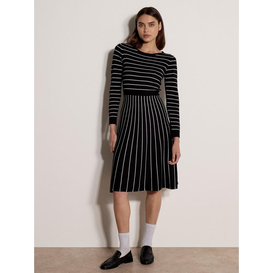 Robe mi-longue en maille à rayures multiples