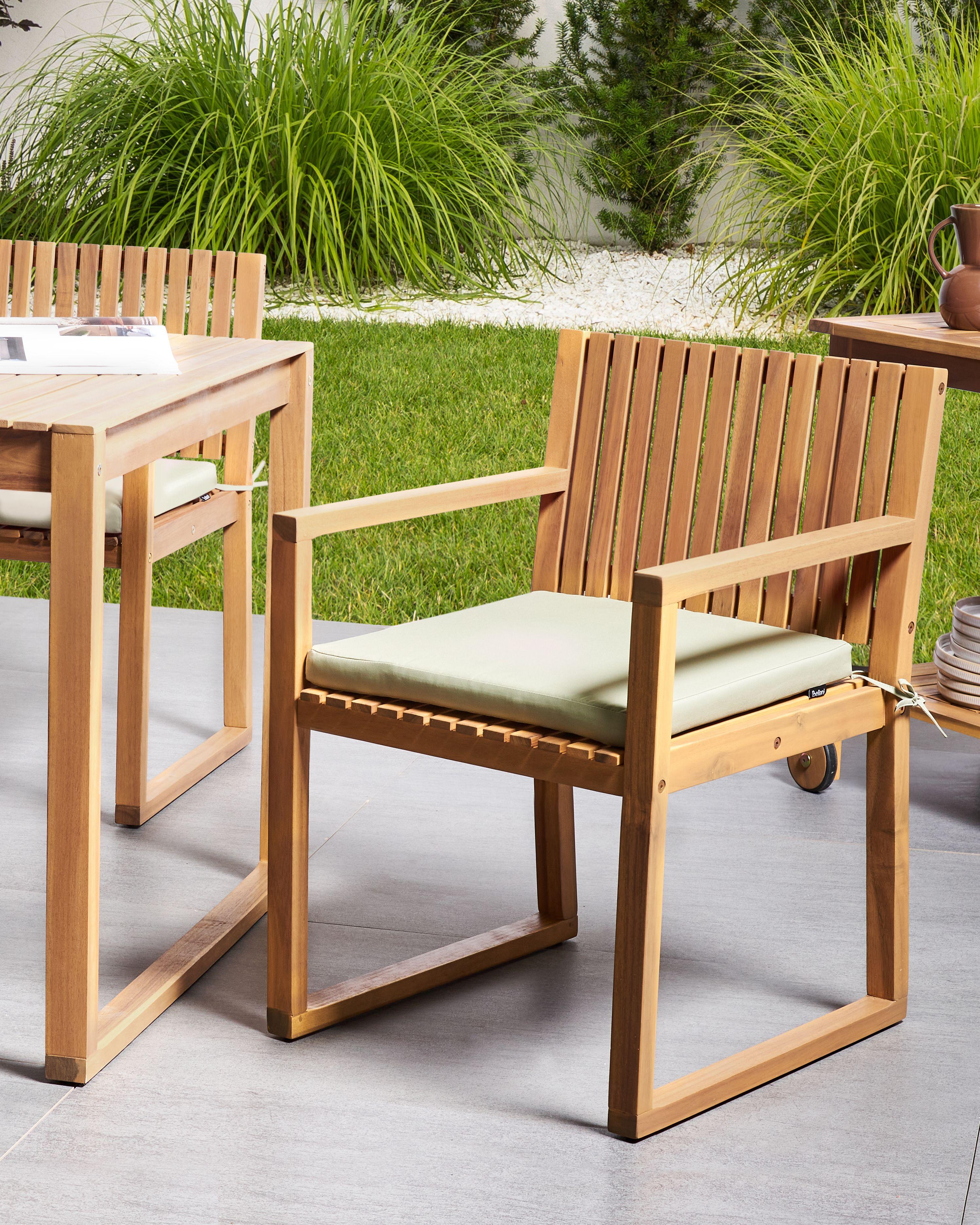 Beliani Lot de 2 chaises de jardin avec coussins en Bois d'acacia certifié FSC® Traditionnel SASSARI PREMIUM  