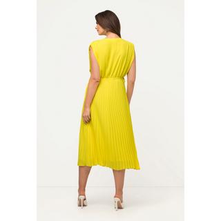 Ulla Popken  Abito midi in chiffon senza maniche con plissettatura e scollo a V 