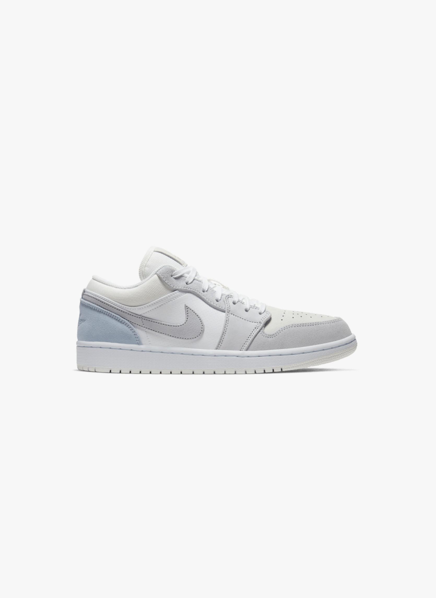 NIKE  Air Jordan 1 Low Sky  Paris 