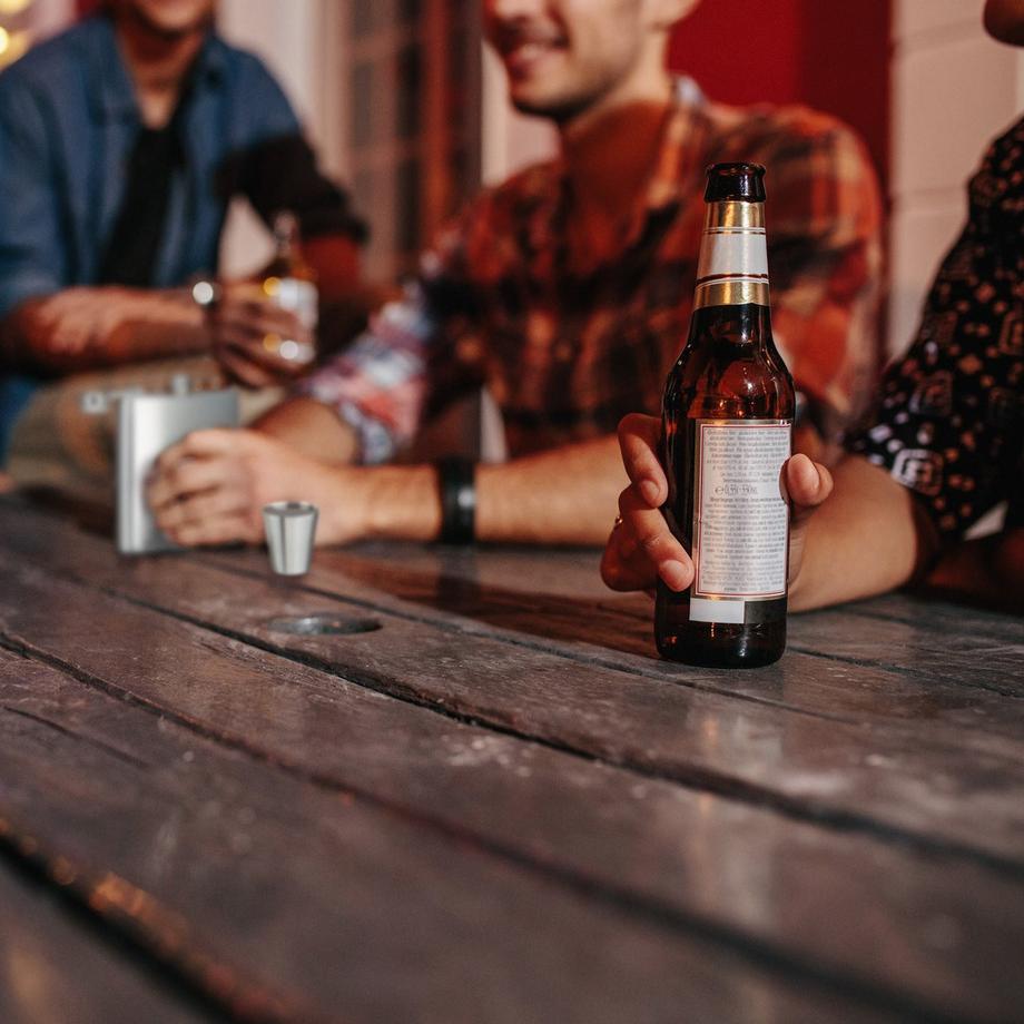 B2X  Set di 7 bottiglie con beccuccio in acciaio inox 