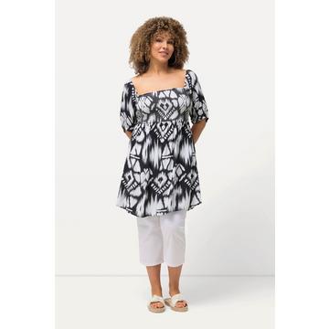 Blusa dal taglio svasato con scollo rettangolare, mezze maniche e punto smock