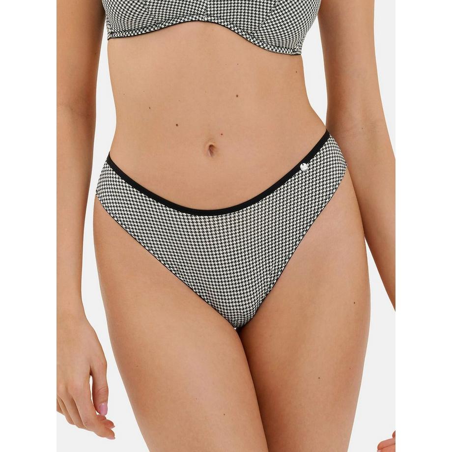 Brésilien échancré Mia