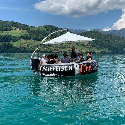 Geschenkidee  BBQ- Boot auf dem Vierwaldstättersee 1h (für max. 10 Personen) 