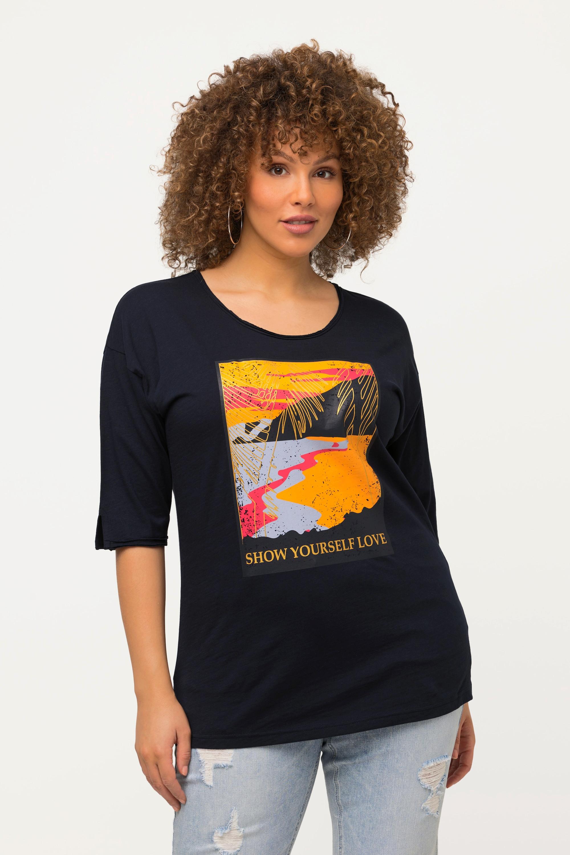 Ulla Popken  T-shirt dal taglio oversize con paesaggio, scollo a girocollo e mezze maniche 