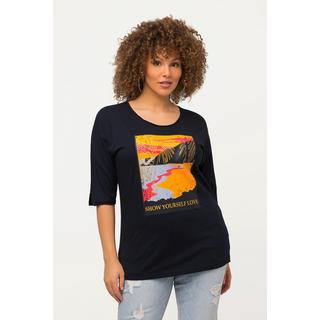 Ulla Popken  T-shirt dal taglio oversize con paesaggio, scollo a girocollo e mezze maniche 