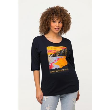 Ulla Popken  T-shirt dal taglio oversize con paesaggio, scollo a girocollo e mezze maniche 