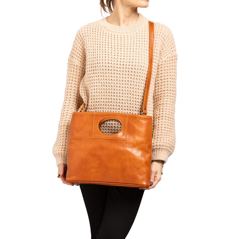 Gave Lux Borsa a tracolla  