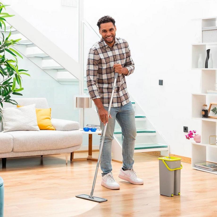 InnovaGoods  Balai à franges et seau avec compartiments séparés 