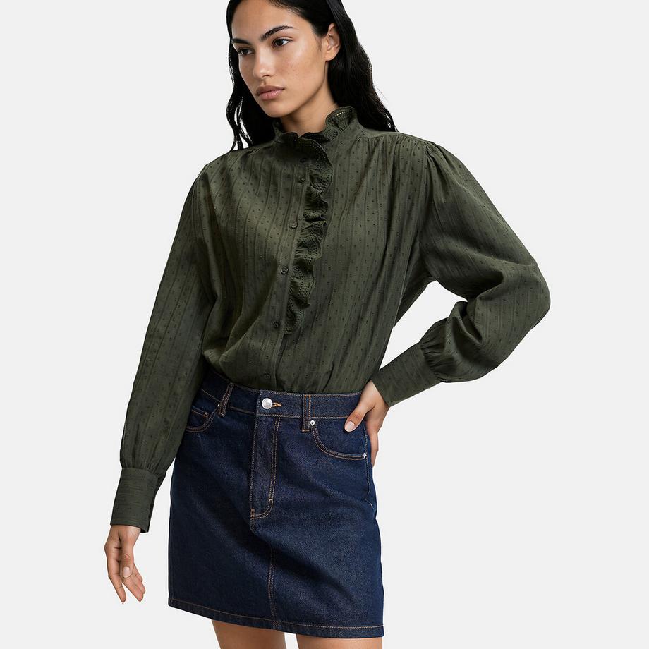 Chemise à col victorien brodé et ajouré
