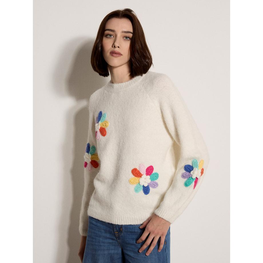 Pullover mit Blütenblättern