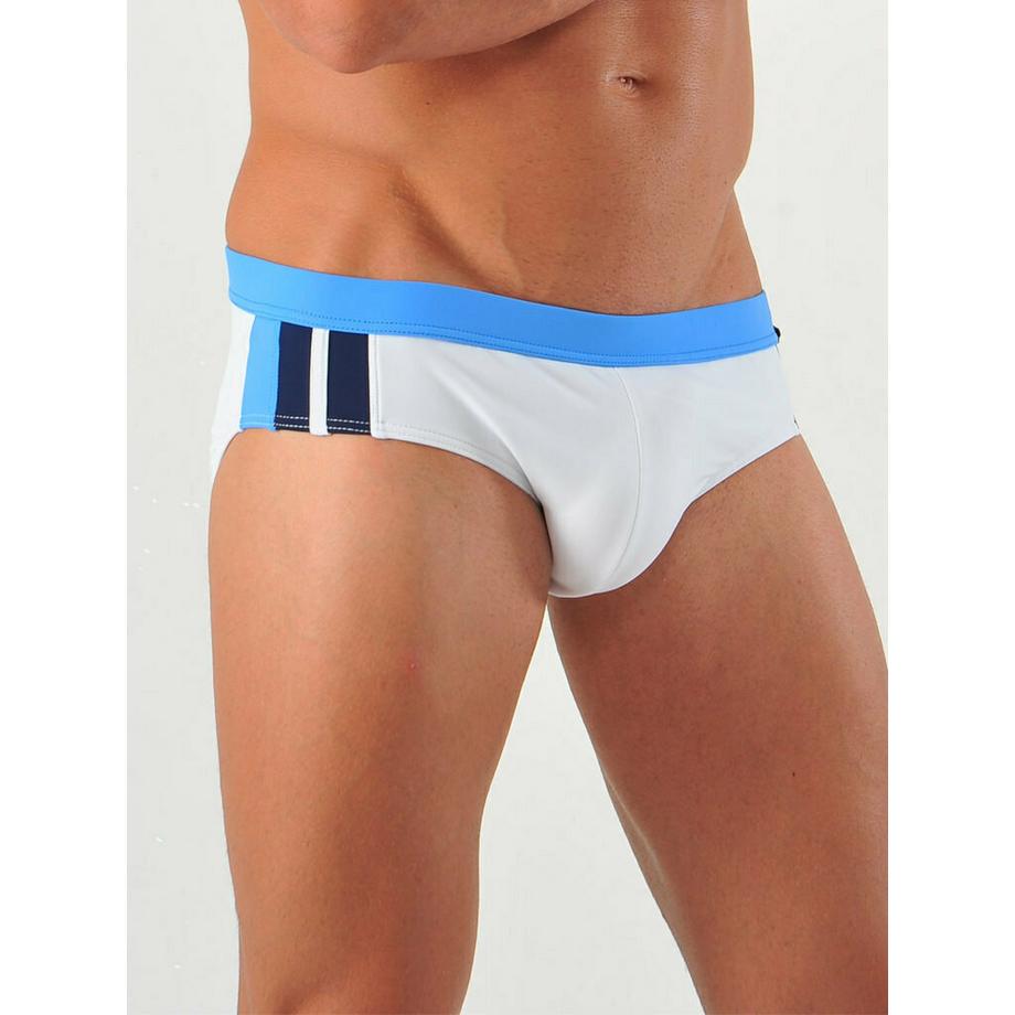 Costumi da bagno a strisce