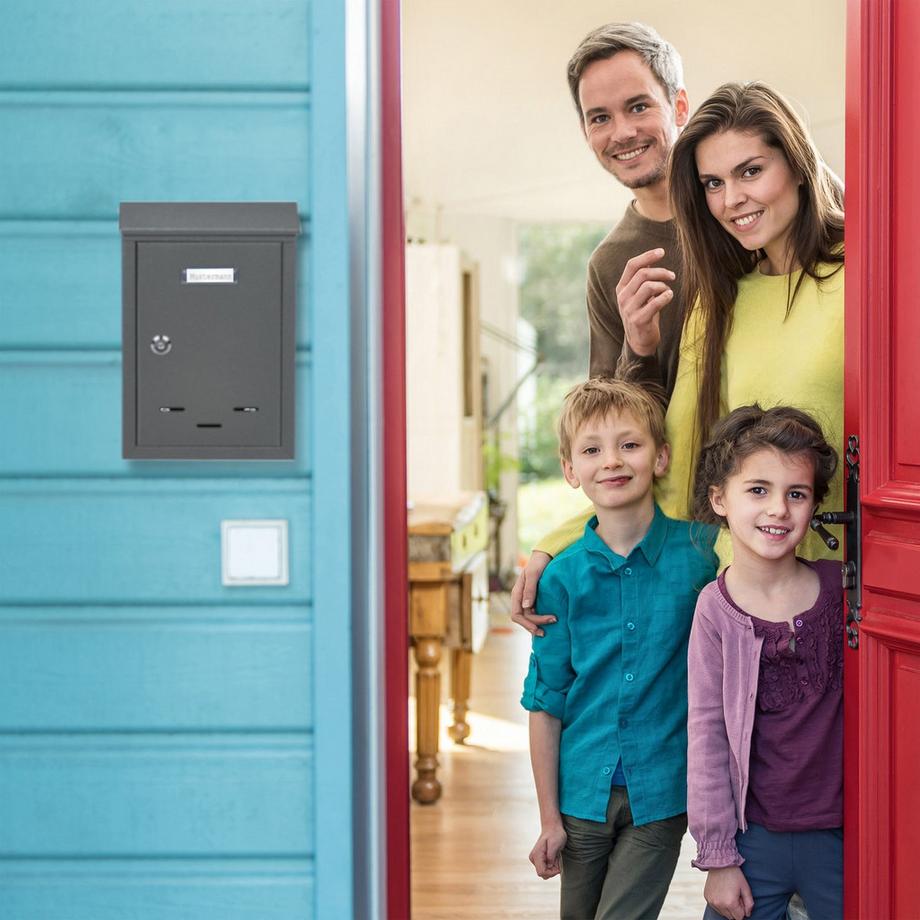 B2X  Briefkasten mit Namensschild 