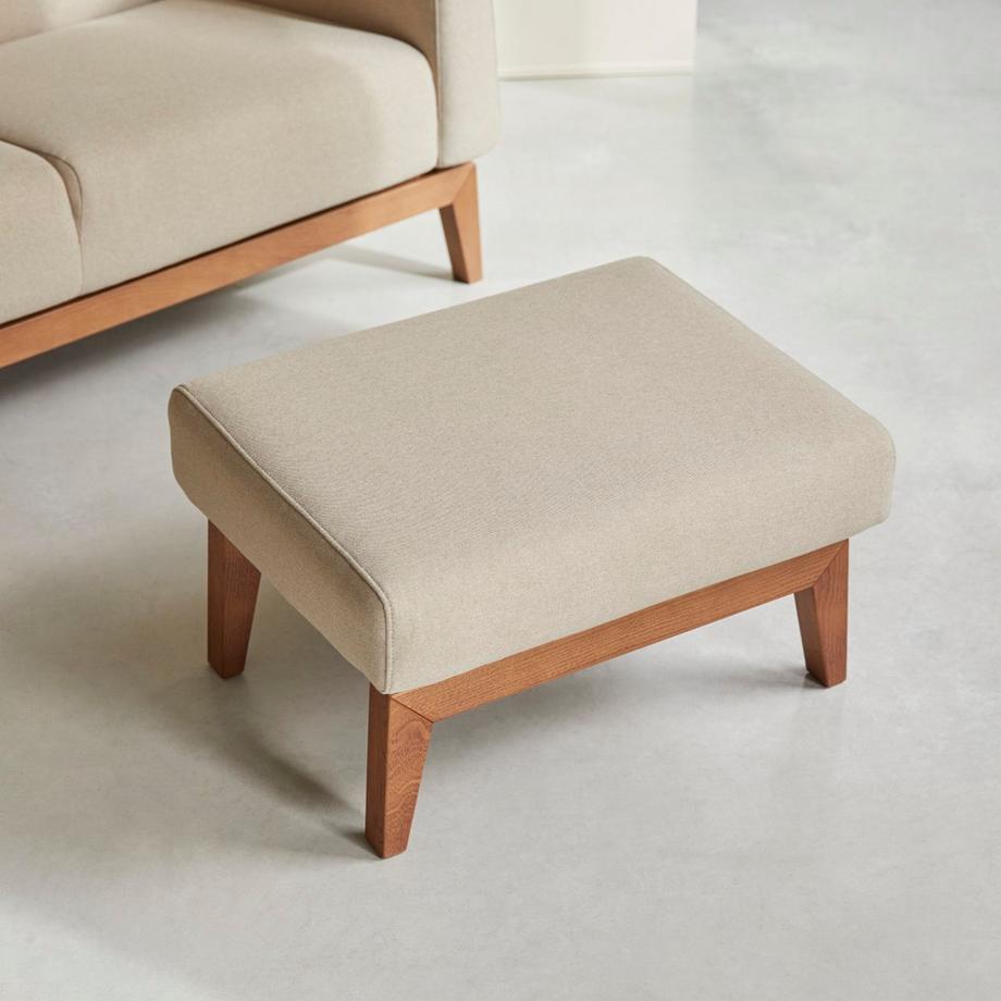 Tikamoon Fußhocker aus massivem Eichenholz und naturfarbenem Stoff Bjorn  