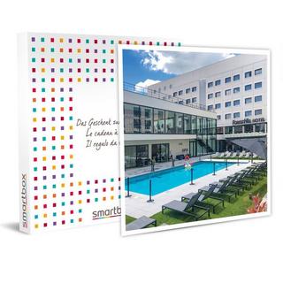 Smartbox  1 notte a due passi da Parigi con accesso al parco Aquaboulevard per 2 adulti e 1 bambino - Cofanetto regalo 