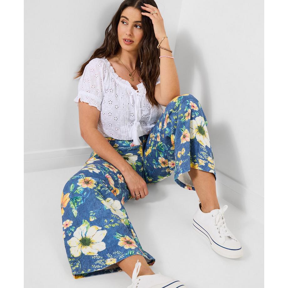 Joe Browns Weit geschnittene Jeans mit Blumenmuster  