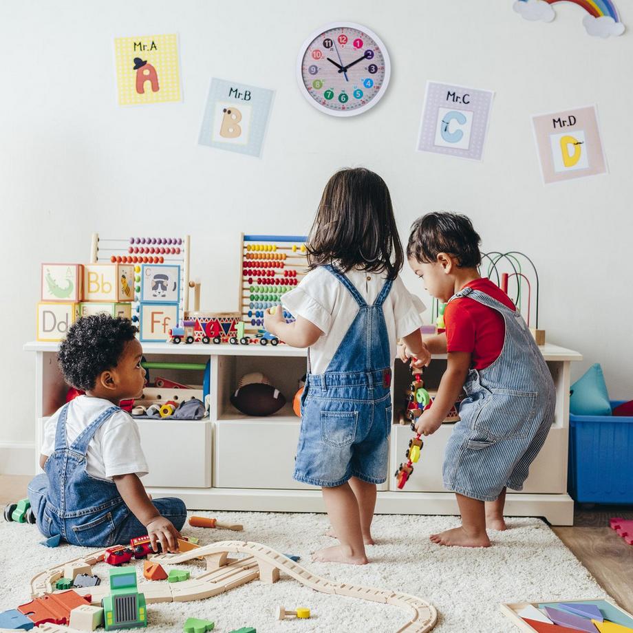 B2X Weiße Wanduhr für Kinder  
