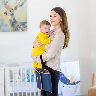 Activity-board  Baby-Wickelauflage unterwegs – mit Aufbewahrungs-Taschen für Windeln, Creme, Feucht-Tücher 