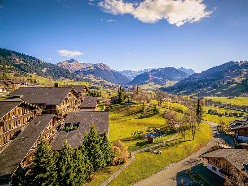 Smartbox  3 Übernachtungen und Wellnessauszeit im alpinen 4*-Boutique-Hotel in Gstaad - Geschenkbox 