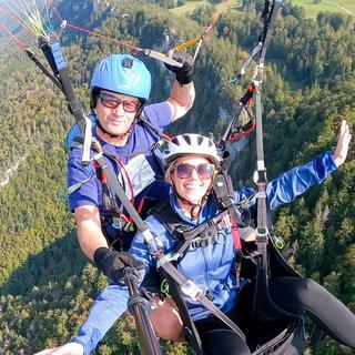 Smartbox  Vol découverte en parapente de 10 min au-dessus des paysages du Jura - Coffret Cadeau 