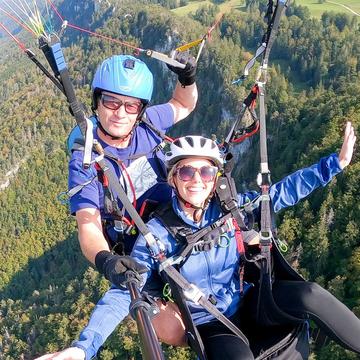 Emozionante volo in parapendio di 10 minuti sui meravigliosi paesaggi del Giura - Cofanetto regalo