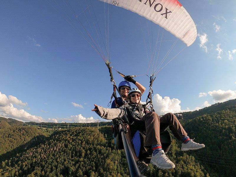 Smartbox  Vol découverte en parapente de 10 min au-dessus des paysages du Jura - Coffret Cadeau 