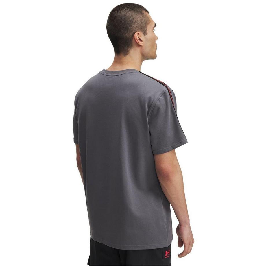 UNDER ARMOUR Regular Fit T-Shirt mit besticktem Logo  