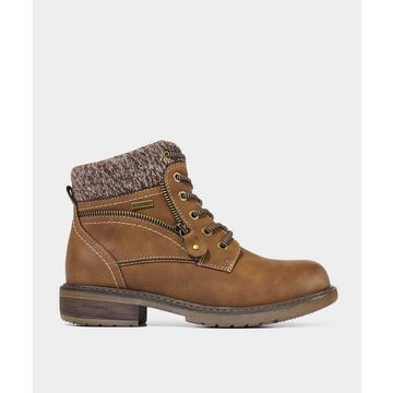 Wanderstiefeletten im Herbststil