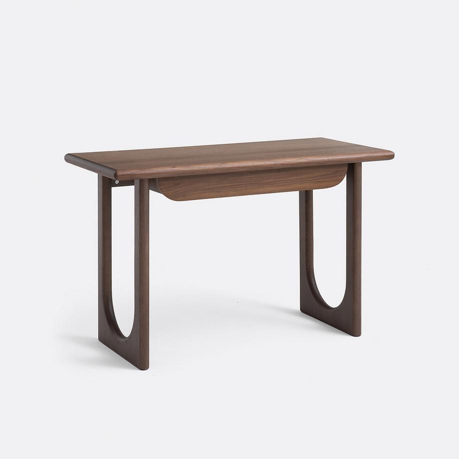 Schreibtisch DOUVE aus massiver Esche und Nussbaumfurnier