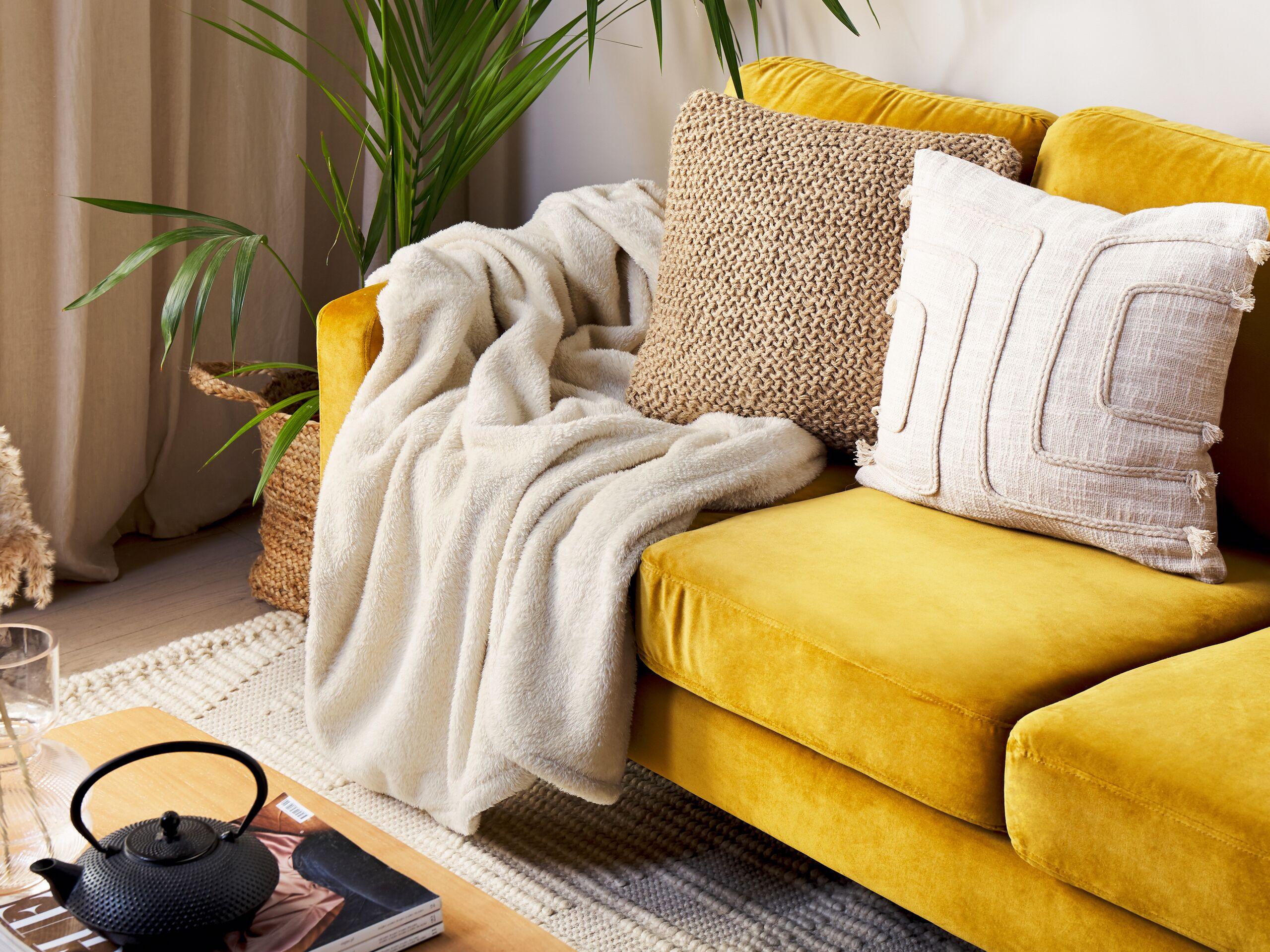 Beliani NAMDU Coperta Plaid Classica in Poliestere  