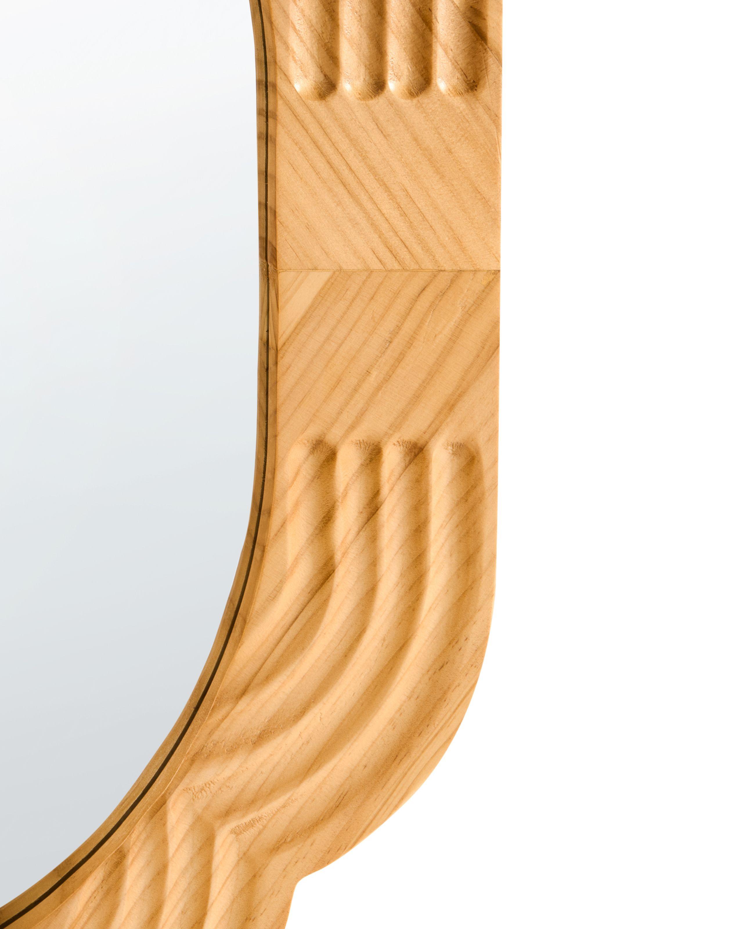 Beliani Wandspiegel aus Tannenholz Modern FRESVILLE  