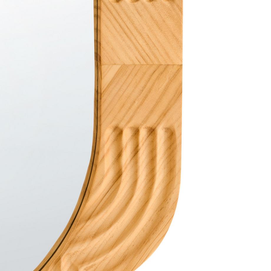 Beliani Wandspiegel aus Tannenholz Skandinavisch FRESVILLE  