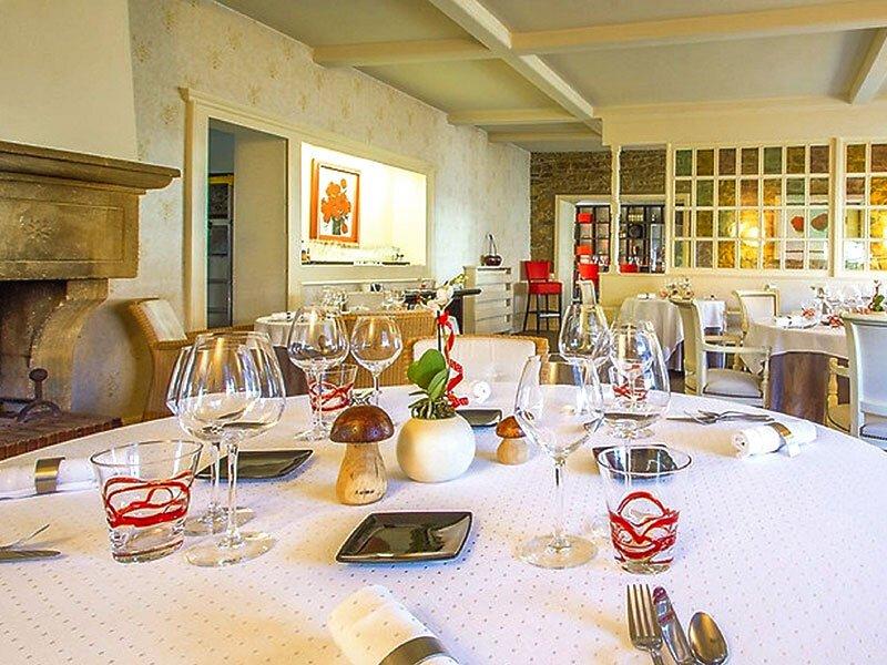 Smartbox  Cena gourmet con vino in un ristorante 1 stella della Guida MICHELIN 2022 vicino a Belfort - Cofanetto regalo 