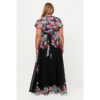 Ulla Popken  Maxi abito di chiffon con fiori, scollo a V e mezze maniche 